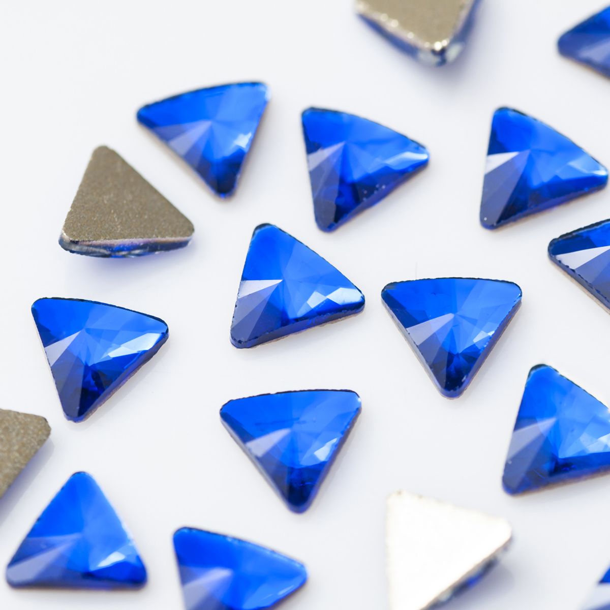 100pcs Triangles 5mm Different - Craft And Art Difference avis et prix